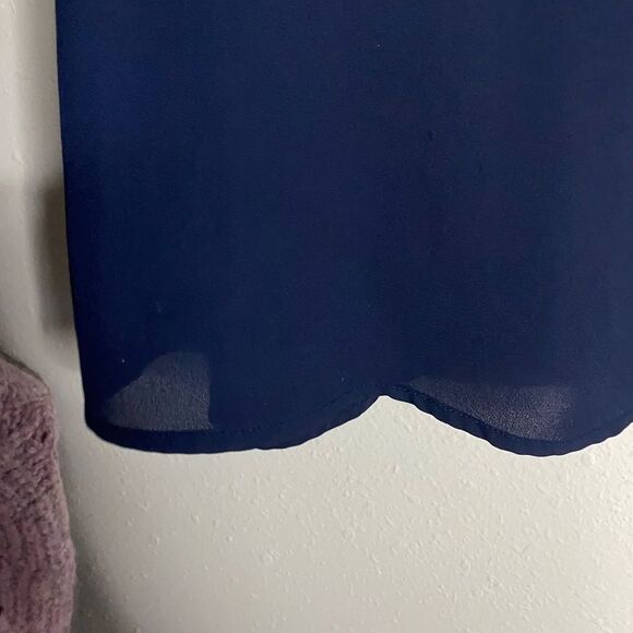 Crown & Ivy Navy Chiffon Velvet Flounce Top Size XL - Picture 11 of 13